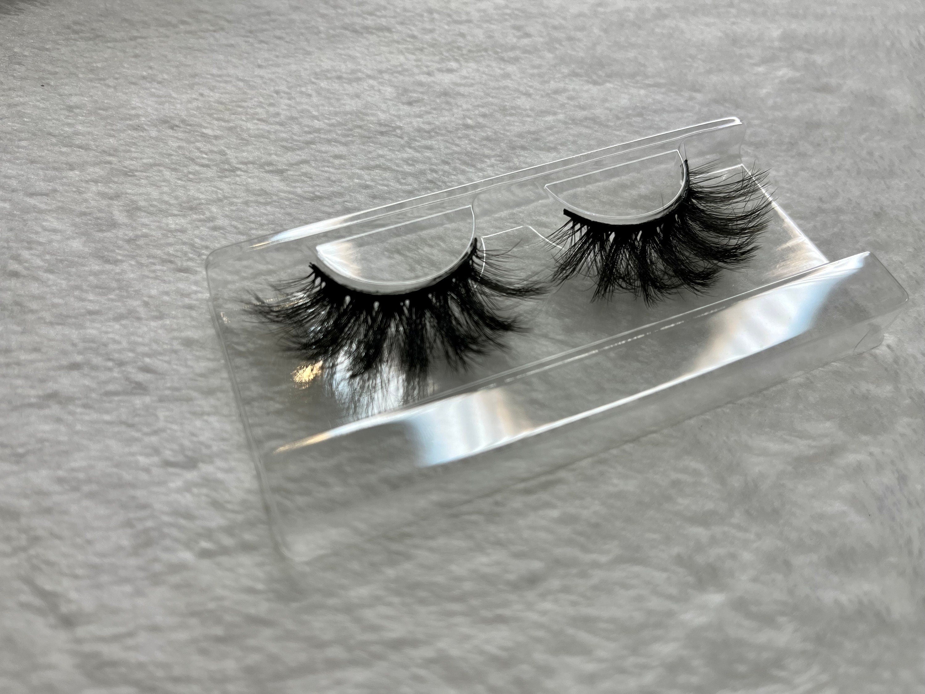 Dramatic Wispy Lash