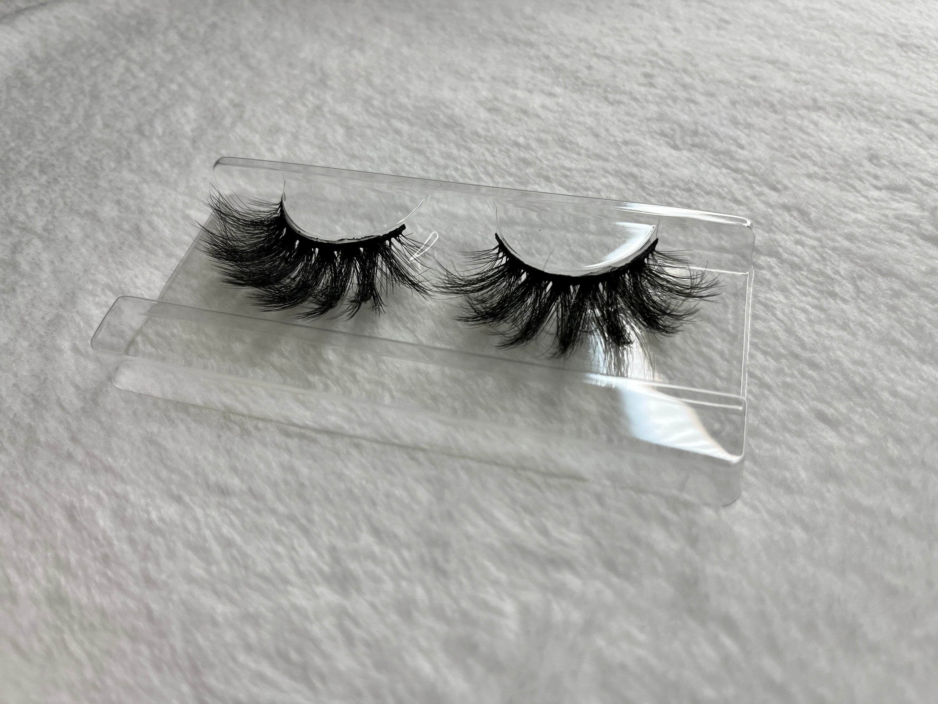 Dramatic Wispy Lash
